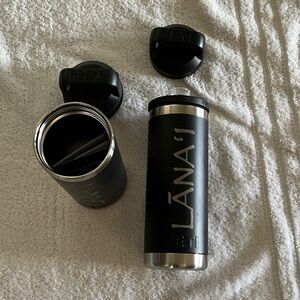 2x Yeti black tumblers, Lana’i.